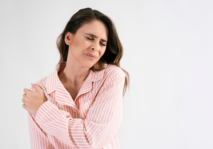 woman-suffering-from-shoulder-pain_329181-20083 Chronic pain and COVID-19